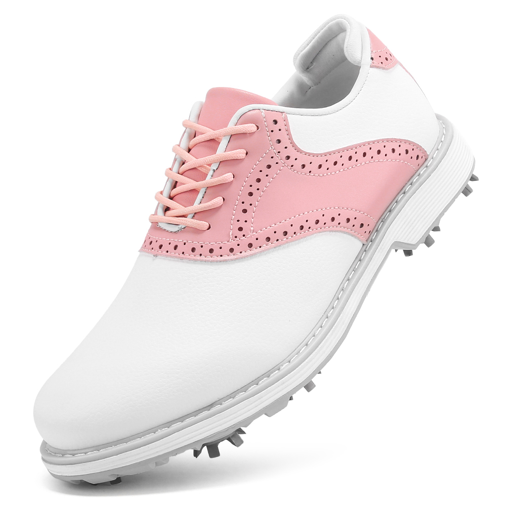 Golf sports shoes are non slip - Golf Equipment Rental avaliação e preço