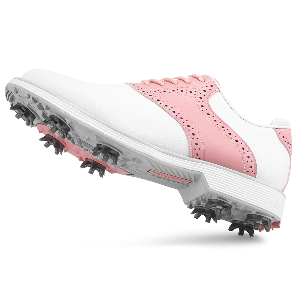 Golf sports shoes are non slip - Golf Equipment Rental avaliação e preço
